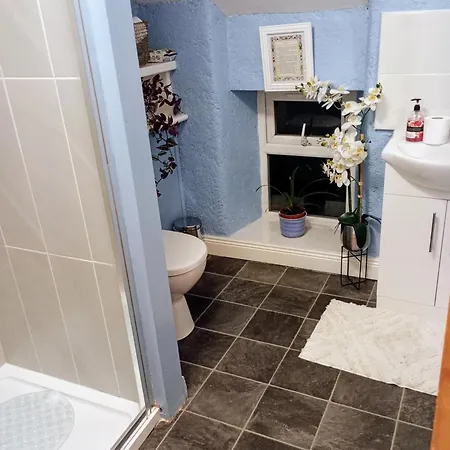Privat bolig A Private Comfy And Bathroom On Own Private Floor In A 10 Minutes Walk To The Ctr Two Flights Stairs