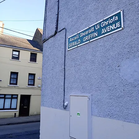 A Private Comfy And Bathroom On Own Private Floor In A 10 Minutes Walk To The Ctr Two Flights Stairs Privat bolig Cork